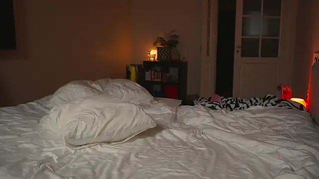 mynaughtynights: απευθείας συνομιλία ΧΧΧ