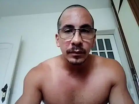 AndresBrazil Show in webcam