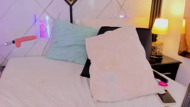 EmilyDiaaz 即時 XXX 聊天