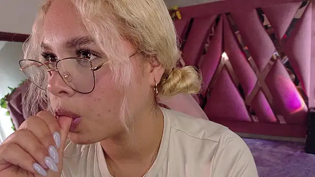 Haelycute Chat XXX in diretta