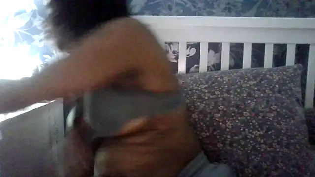 Ebony-SultryX 即時 XXX 聊天