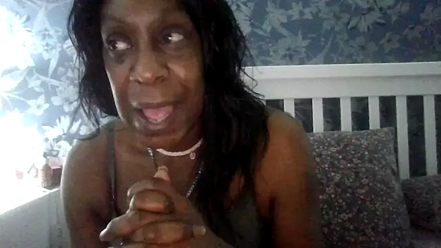 Ebony-SultryX 即時 XXX 聊天