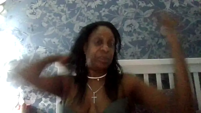 Czat XXX na żywo – Ebony-SultryX