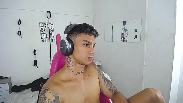 Leonard_Price – Naživo XXX chat