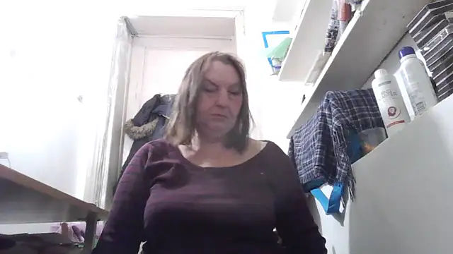 AnnaLive570's Live XXX Chat