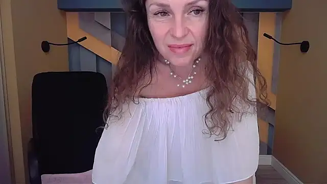 EllaLong's Live XXX Chat