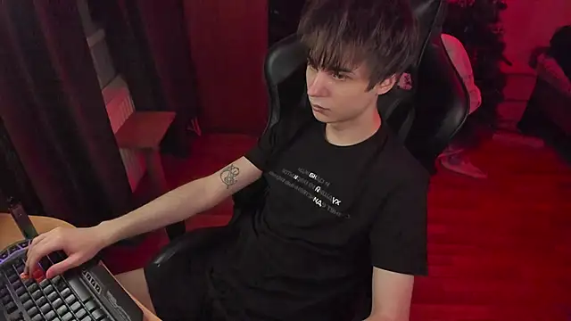 Show modela teelimata na web-kameri