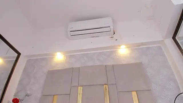 Camilaa_Sanchez_'s Live XXX Chat