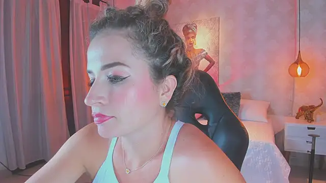 Shantall__ Adlı Modelin Canlı XXX Sohbeti