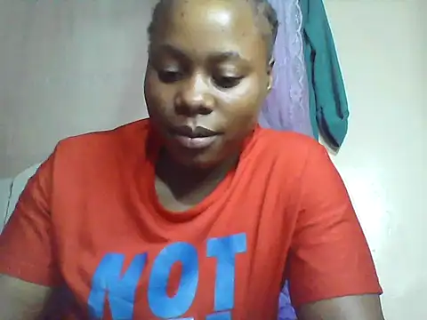 EBONYVANILLA02: διαδικτυακό σόου στην κάμερα