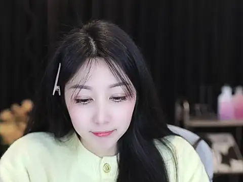 Nuyoah-77 Live XXX-Chat