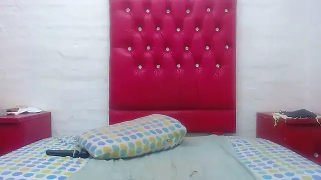 KARLASKYYxx's Live XXX Chat