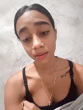 Zoe_Sweett18 Adlı Modelin Canlı XXX Sohbeti