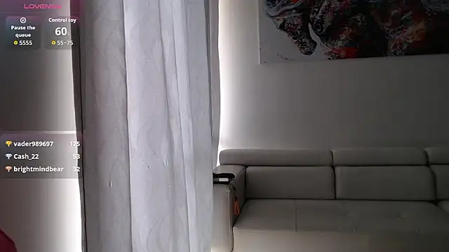 Онлайн чат XXX Tinymilf_