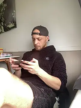 Czat XXX na żywo – MattMiller28