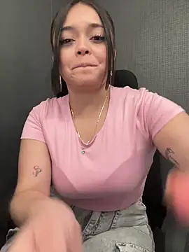 Emily_Rivers_ 라이브 XXX 채팅