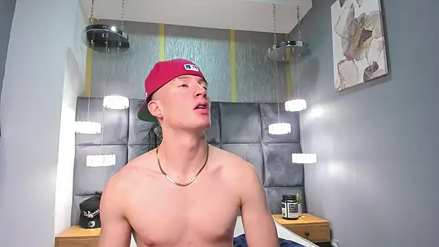 HunterHeat_ Adlı Modelin Canlı XXX Sohbeti