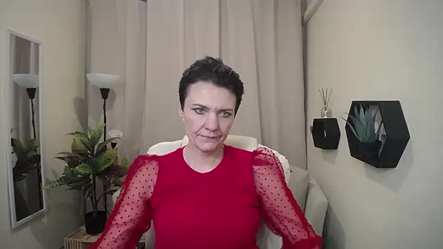 AvaSaturnianのライブXXXチャット