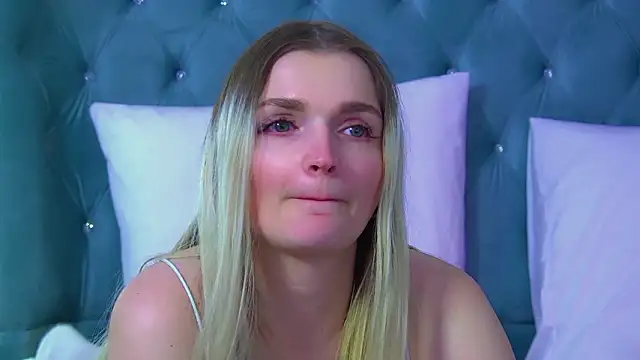 AnnyRaii's Live XXX Chat