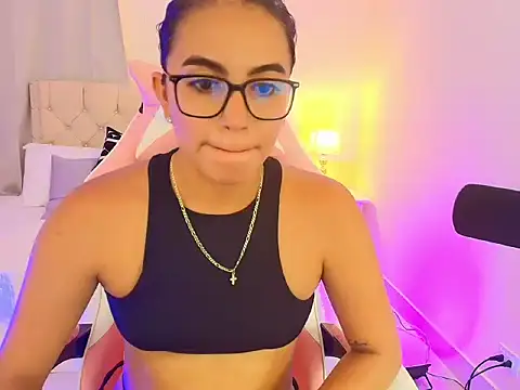 MiaRousee_ Live XXX-chat