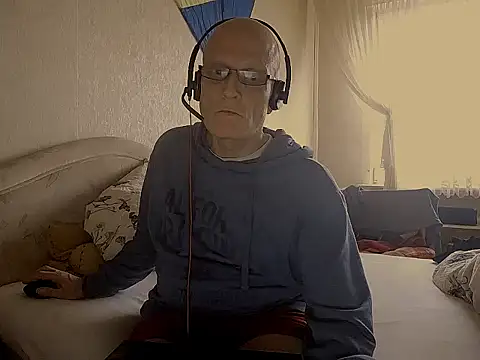 Czat XXX na żywo – HornyRalfi55