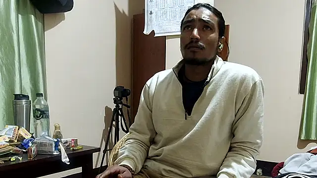 Gre3k_god Show in webcam