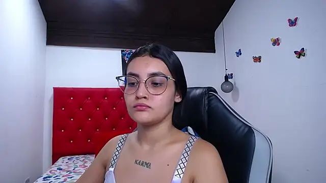 kathe-mills235 Adlı Modelin Canlı XXX Sohbeti