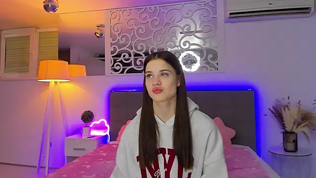 LuisaClover's Live XXX Chat