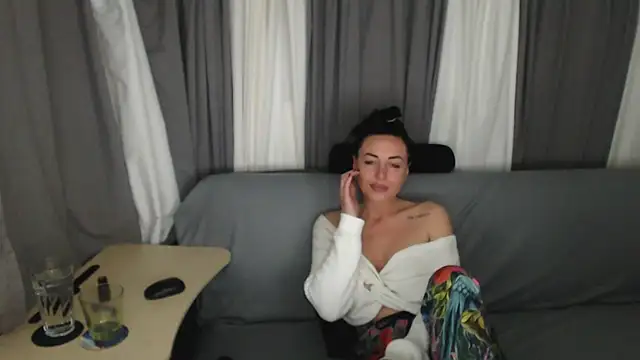 CloveLove Chat XXX in diretta