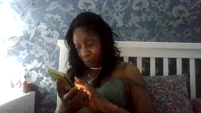 Ebony-SultryX's Live XXX Chat