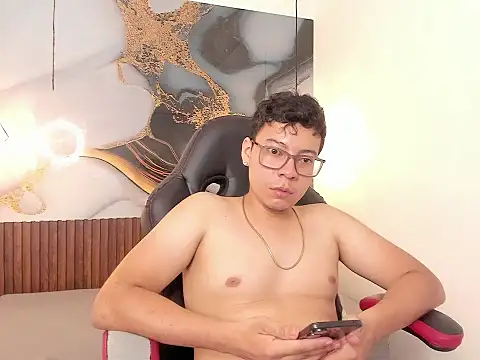 HugoBlaze: διαδικτυακό σόου στην κάμερα