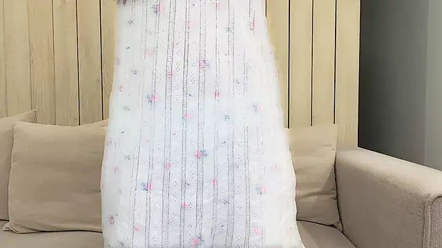 ShySchoolGirl's Live XXX Chat