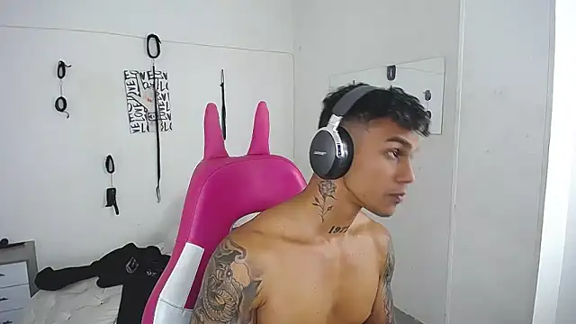 Leonard_Price's Webcam Show