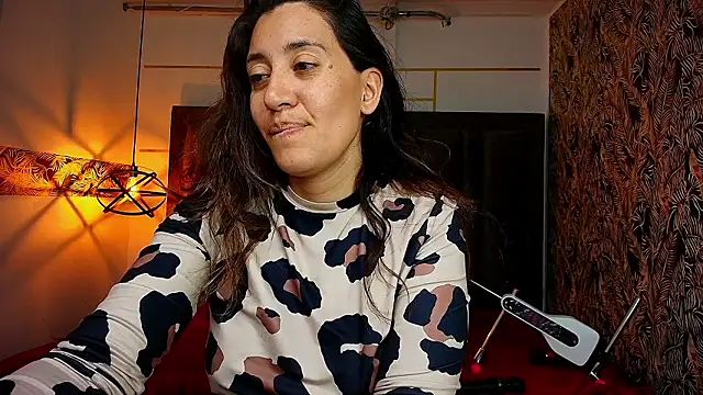 VioletaScott_ Adlı Modelin Canlı XXX Sohbeti