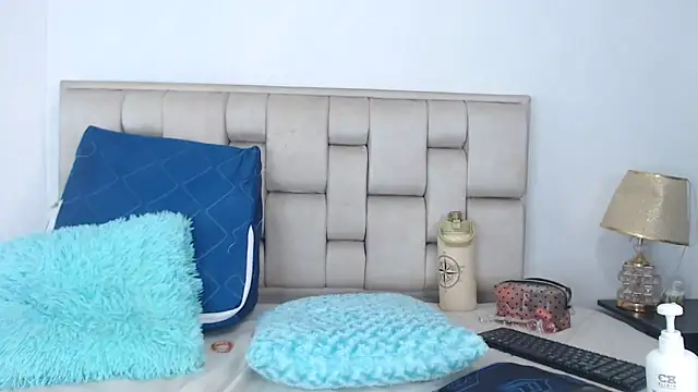 Ambar-Collins69 Adlı Modelin Canlı XXX Sohbeti