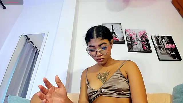 PauleteW10 라이브 XXX 채팅