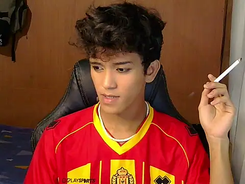 Czat XXX na żywo – hugekenbigcock