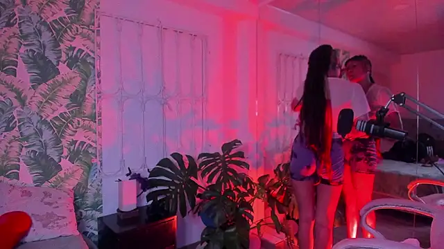 _sharlotte777 即時 XXX 聊天