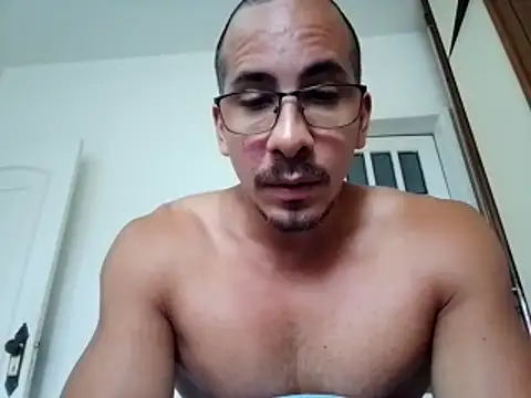 Show modela AndresBrazil na web-kameri