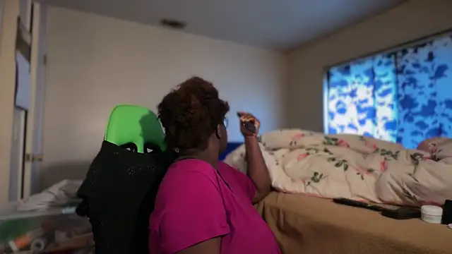 -Yagurlwest's Live XXX Chat