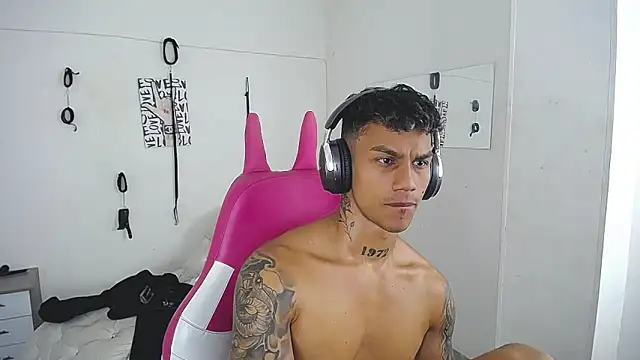 Chat XXX Live Leonard_Price