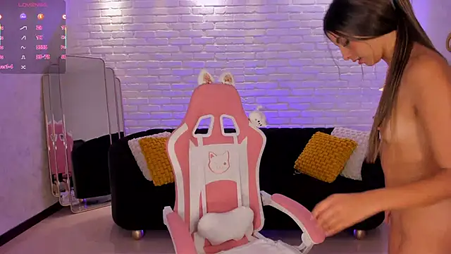 MaddyOwens live XXX chat