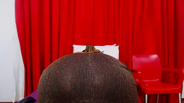 SexyBustyBoobs élő XXX-chatje