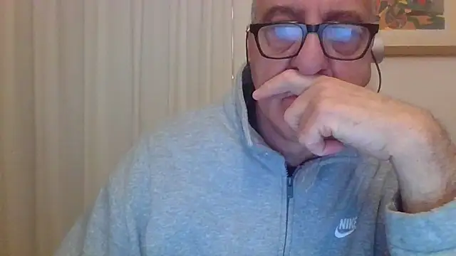 ANONIMO7735 Chat XXX live