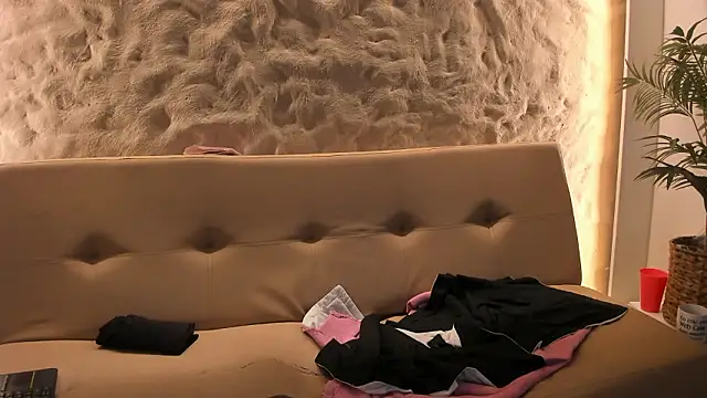 ainaah_ Chat XXX live