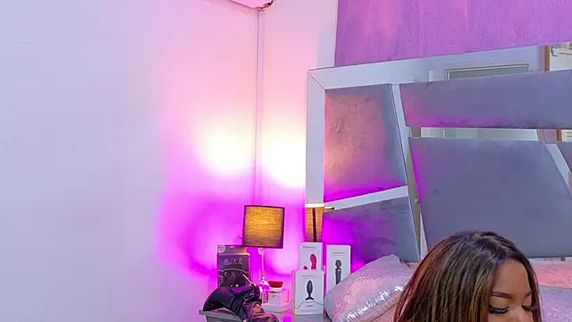 LorraiineJohnson – Naživo XXX chat