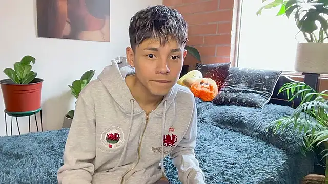 XXX chat uživo modela Andy_Belier23