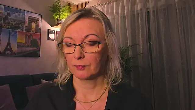 vanessa_chat's Webcam Show