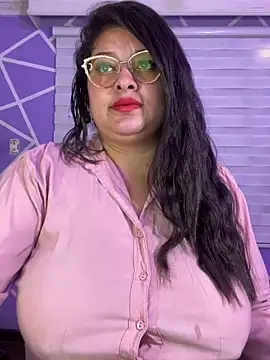 MiiaaJoness' Webcam Show