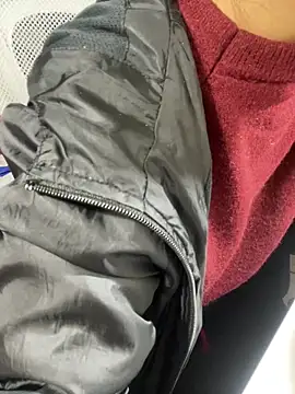 Mina048 即時 XXX 聊天